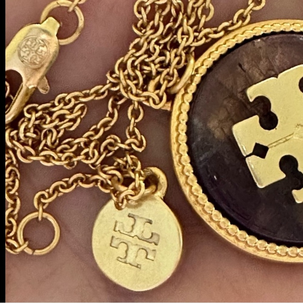 Final sale Tory Burch vintage gold purple semiprecious stone logo necklace - Picture 6 of 7